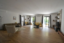 House for sale, 5 rooms, Salon-de-Provence (13), 209m², with outdoor space and garage