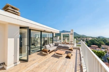 Penthouse en duplex à Pointe rouge,160m² face à la mer