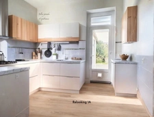 Dpt Bouches du Rhône (13), à vendre MIRAMAS maison P6 de 124 m² - 5 chambres cour arborée 