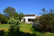 Maison à vendre 6 pièces SENAS (13)avec dépendance piscine lagon et parc arboré