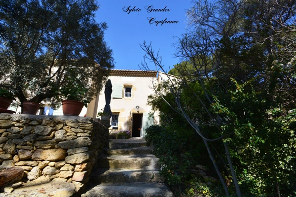 Dpt Bouches du Rhône (13), à vendre proche de  Salon-de-Provence maison P7   