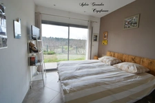 Dpt Bouches du Rhône (13), à vendre VERNEGUES maison P5 de 180 m² - Terrain de 1 300,00 m² - Plain pied