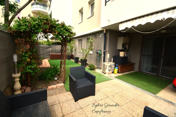 Appartement à louer T3 pièces MIRAMAS (13) rez-de- jardin avec terrasse jardin, 1065 charges comprises