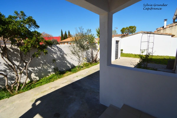 Maison de plain-pied 5 pièces avec piscine, St Victoret 