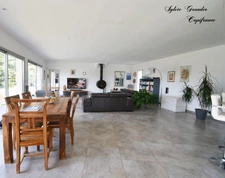 Dpt Bouches du Rhône (13), à vendre VERNEGUES maison P5 de 180 m² - Terrain de 1 300,00 m² - Plain pied