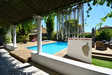 Maison à vendre 8 pièces 194m² de superficie habitable, jardin et piscine