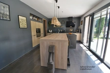 Maison à vendre 6 pièces SENAS (13)avec dépendance piscine lagon et parc arboré