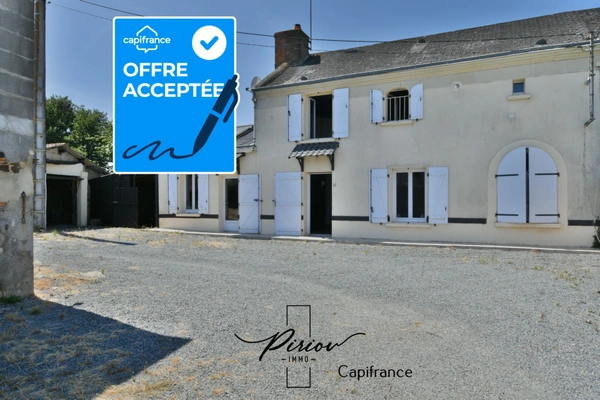 Maison vie de plein pied - 3 chambres - 1380 m² de terrain - Dépendances