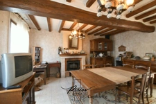 NUEIL-SUR-LAYON – VIE DE PLAIN-PIED – 3 CHAMBRES – DÉPENDANCES – TERRAIN CLOS