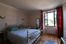 Maison familiale, environnement boisé, vie de plain pied