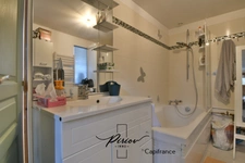 Charmante maison en pierres - située au coeur des Rosiers sur Loire