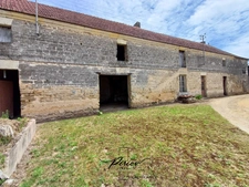 Ensemble immobilier en pierres, maison et dépendances, 4 600 m²