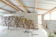 NUEIL-SUR-LAYON – VIE DE PLAIN-PIED – 3 CHAMBRES – DÉPENDANCES – TERRAIN CLOS