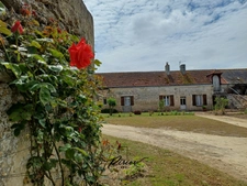 Ensemble immobilier en pierres, maison et dépendances, 4 600 m²