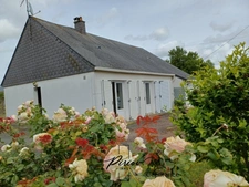 Pavillon plain pied, 3 chambres, 1230 m² de terrain clos de murs