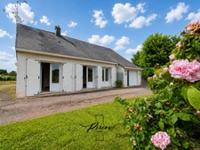 Pavillon plain pied, 3 chambres, 1230 m² de terrain clos de murs
