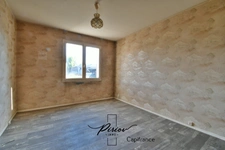 Pavillon plain pied, 3 chambres, 1230 m² de terrain clos de murs