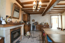 NUEIL-SUR-LAYON – VIE DE PLAIN-PIED – 3 CHAMBRES – DÉPENDANCES – TERRAIN CLOS