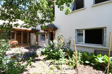 Maison de ville, vie de plain pied, 2 salles d'eau, 3 chambres