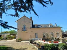 Propriété 5 chambres, dépendances, proche commerces et services