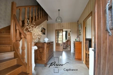 Pavillon, plein pied, 5 chambres, 2 salles de bains, sous sol complet