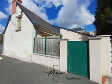 Charmante maison en pierres - située au coeur des Rosiers sur Loire
