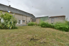Maison 4/5 chambres - deux espaces - 2 grands hangars 