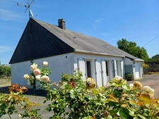 Pavillon plain pied, 3 chambres, 1230 m² de terrain clos de murs