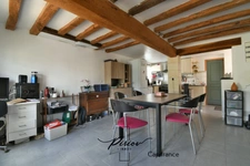Charmante maison en pierres - située au coeur des Rosiers sur Loire