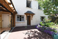 Maison de ville, vie de plain pied, 2 salles d'eau, 3 chambres