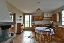 Pavillon, plein pied, 5 chambres, 2 salles de bains, sous sol complet