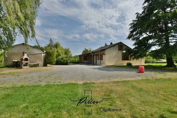 Charmante maison, environnement verdoyant avec 5925 m² de terrain arboré