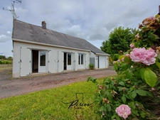 Pavillon plain pied, 3 chambres, 1230 m² de terrain clos de murs