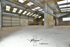 Maison 4/5 chambres - deux espaces - 2 grands hangars 