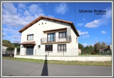 Charmante maison de 156 m², 3 chambres, garage, terrain plat et clôturé, PAC, tout à l'égout, au cœur de Chabreloche