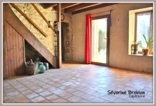 Maison 4 chambres, 3 granges, terrain de 1200 m², CELLES SUR DUROLLE (63)