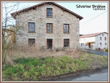 A vendre maison à rénover avec grange et terrain VISCOMTAT (63)
