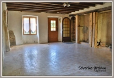 Maison 4 chambres, 3 granges, terrain de 1200 m², CELLES SUR DUROLLE (63)