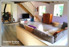 🏡 Maison rénovée en pierre de 166 m², 4 chambres, vaste séjour, dépendance, assainissement OK, avec ancien moulin et terrain de 1,8 hectare à Saint-Rémy-sur-Durolle