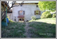 Maison 4 chambres, 3 granges, terrain de 1200 m², CELLES SUR DUROLLE (63)