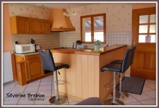 Maison 93 m², bâtie en 2002, 2 chambres avec la possibilité d'en créer une troisième, terrasse, garage + garage double  ARCONSAT (63)