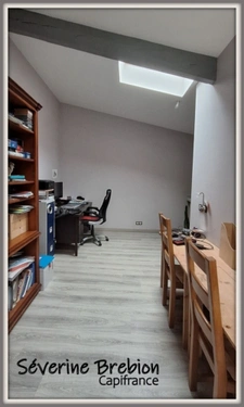 🏡 Maison rénovée en pierre de 166 m², 4 chambres, vaste séjour, dépendance, assainissement OK, avec ancien moulin et terrain de 1,8 hectare à Saint-Rémy-sur-Durolle