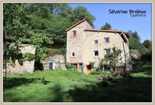 🏡 Maison rénovée en pierre de 166 m², 4 chambres, vaste séjour, dépendance, assainissement OK, avec ancien moulin et terrain de 1,8 hectare à Saint-Rémy-sur-Durolle
