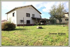 Charmante maison de 156 m², 3 chambres, garage, terrain plat et clôturé, PAC, tout à l'égout, au cœur de Chabreloche