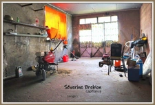 Immeuble vide composé de 2 appartements, 2 garages et un terrain à vendre CHABRELOCHE (63)