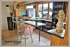 Ancienne ferme rénovée de 190 m², 4 chambres, avec grange, terrain de 11 000m² à Cervières