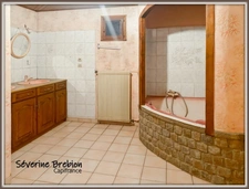 Maison spacieuse, gros potentiel, garage, terrasse – Peschadoires, à 5 min de Thiers