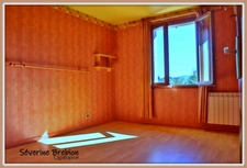 Maison 3 chambres, grand garage, terrain 7600 m²
