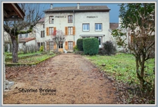 Ensemble immobilier de 2 maisons avec jardin et garage CHABRELOCHE (63)