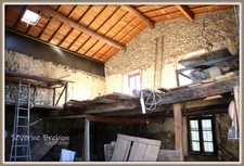 Maison 4 chambres, 3 granges, terrain de 1200 m², CELLES SUR DUROLLE (63)